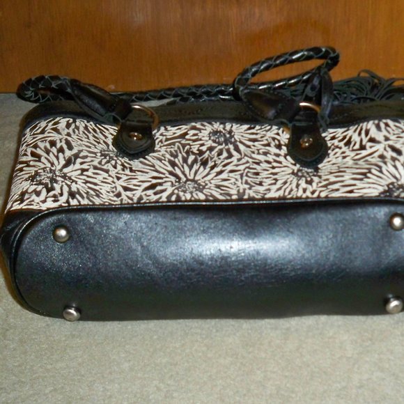 Patricia Nash Black & White Sunflower Handbag w/ Matching Wallet & Wristlet-EUC! - Picture 5 of 10